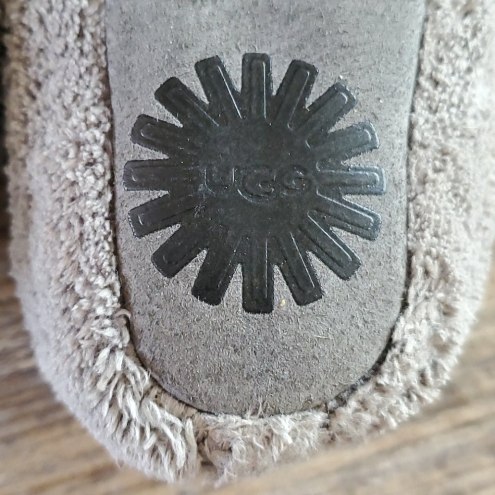 UGG gray unisex kids boots velcro comfy size 4/5 US - Picture 8 of 8